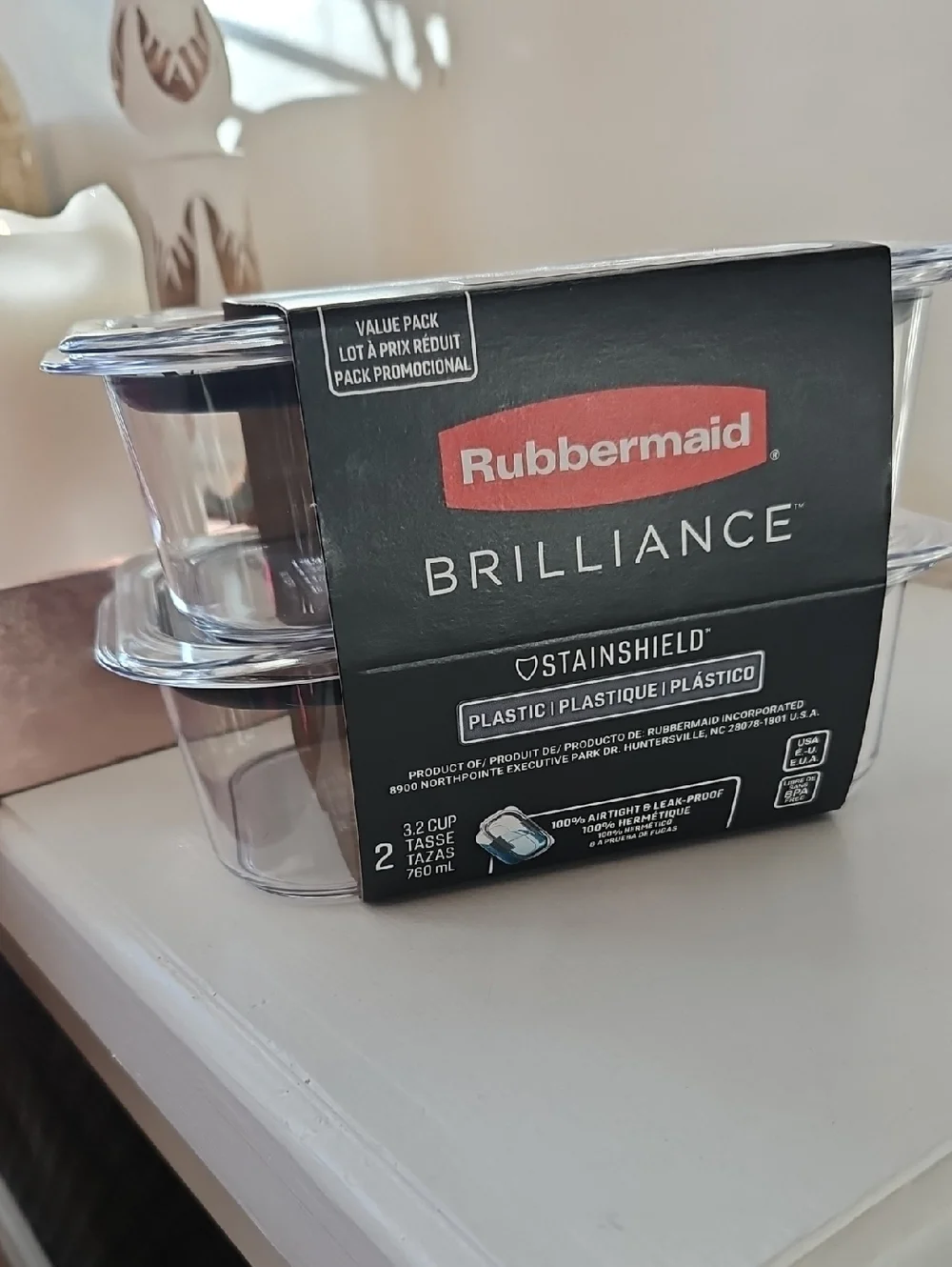 Rubbermaid Brilliance Clear Plastic Food Containers with Black Sleeve